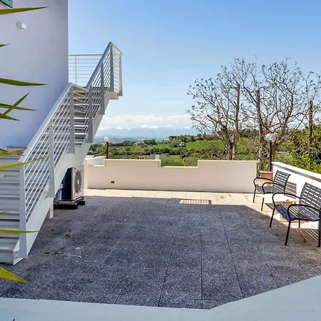 Eyes Bed & Breakfast