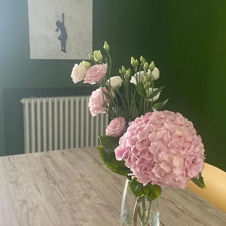 Bed & Breakfast Eyes 3*